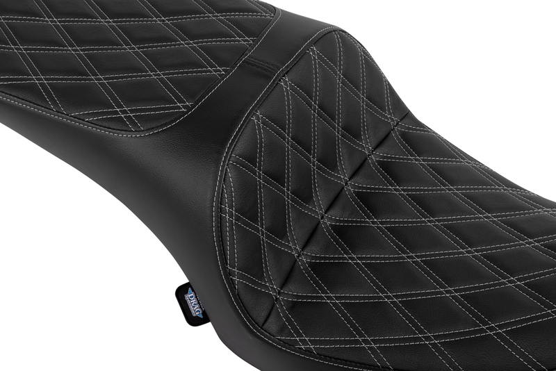 DRAG SPECIALTIES SEATS, Drag Specialties Seats Freedom Seat for Challenger '20-'25 and Chieftain '25, Vinyl with Double Diamond Silver Stitch - Part #4722C