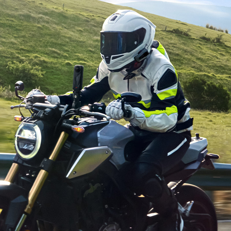 Insta360 X5 Motorcycle Bundle – 8K 360° Camera Kit for Riders